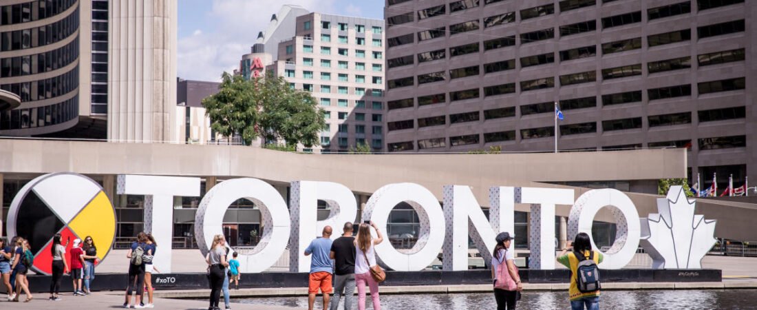 Things You Can’t Miss in Toronto: The Ultimate First Time Visitor’s Guide