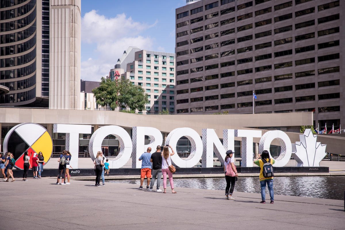 Things You Can’t Miss in Toronto: The Ultimate First Time Visitor’s Guide