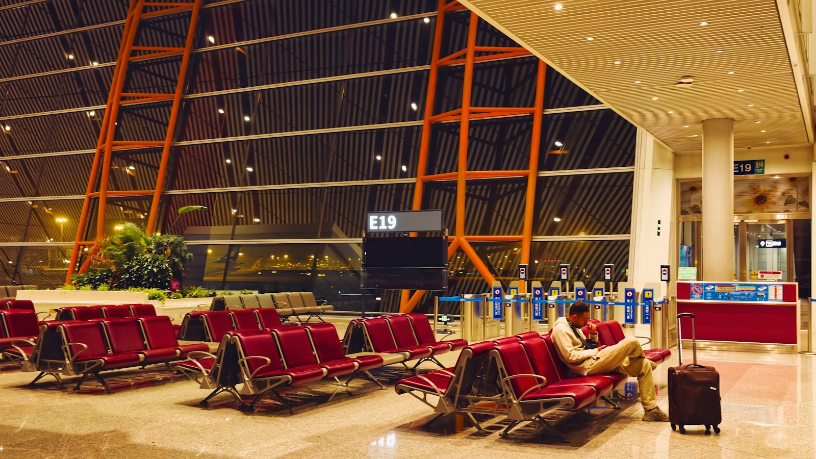 Flight Delay Compensation: Canada Pays by the Hour, the EU by the Kilometre, Brazil in Kind